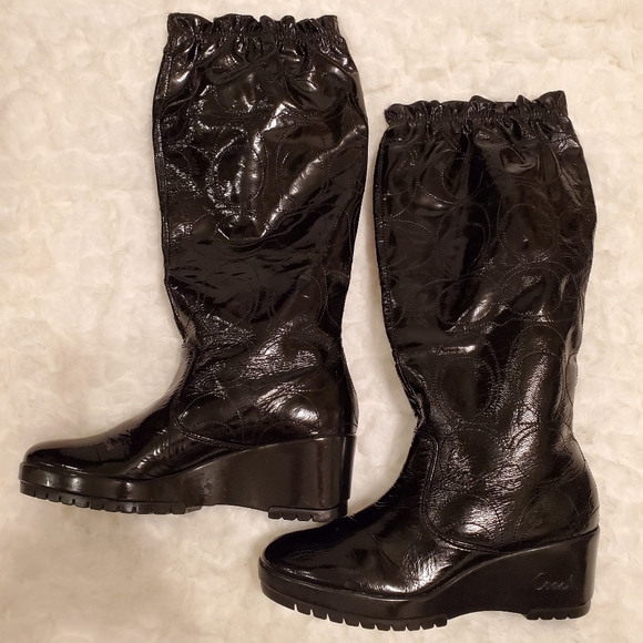 COACH Signature Ladies Boots - Picture 7 of 13